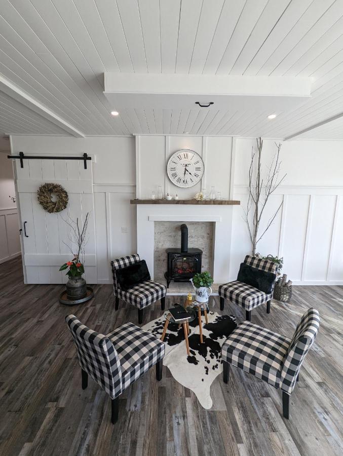 Autumn Lane B&B, Farmhouse Elegance & Stunning Lakeviews West Kelowna Luaran gambar