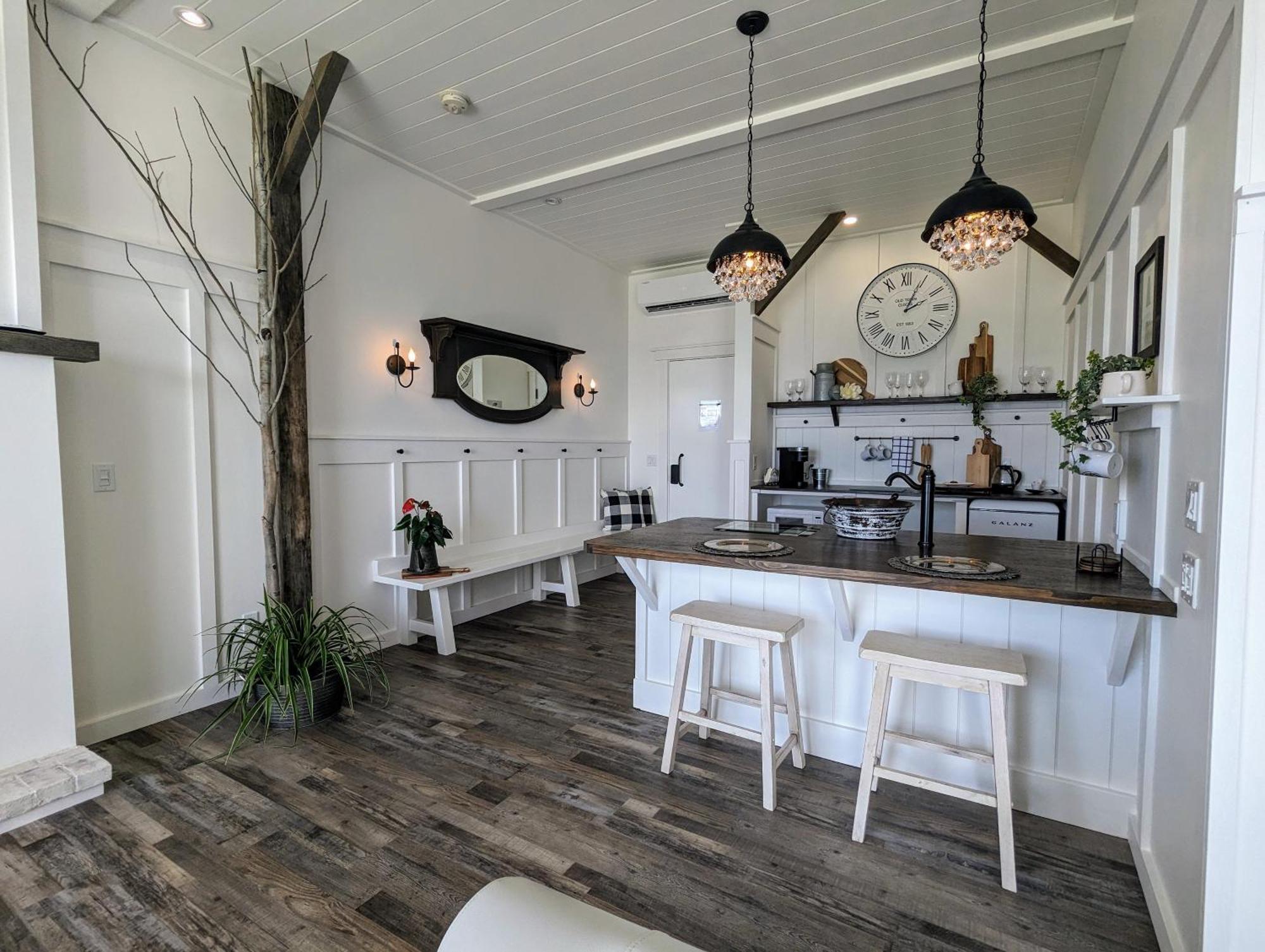 Autumn Lane B&B, Farmhouse Elegance & Stunning Lakeviews West Kelowna Luaran gambar